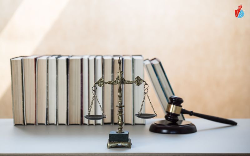 Tại sao nên chọn theo học ngành Luật kinh tế?